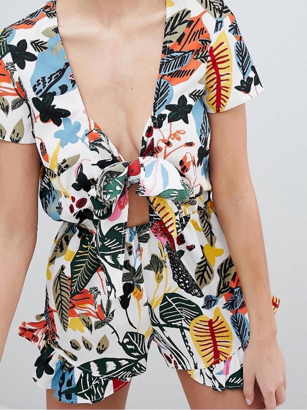 Boohoo Women’s Floral Multicolor Twisted Front Women’s Short Jumper Size US 8